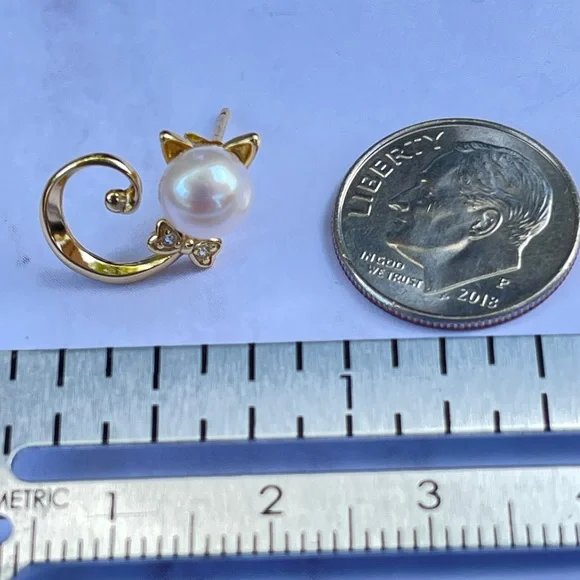 NEW 925S Real 6mm Cultured Freshwater Pearl Cat Shape Stud Earrings - Gold Tone - Picture 9 of 10